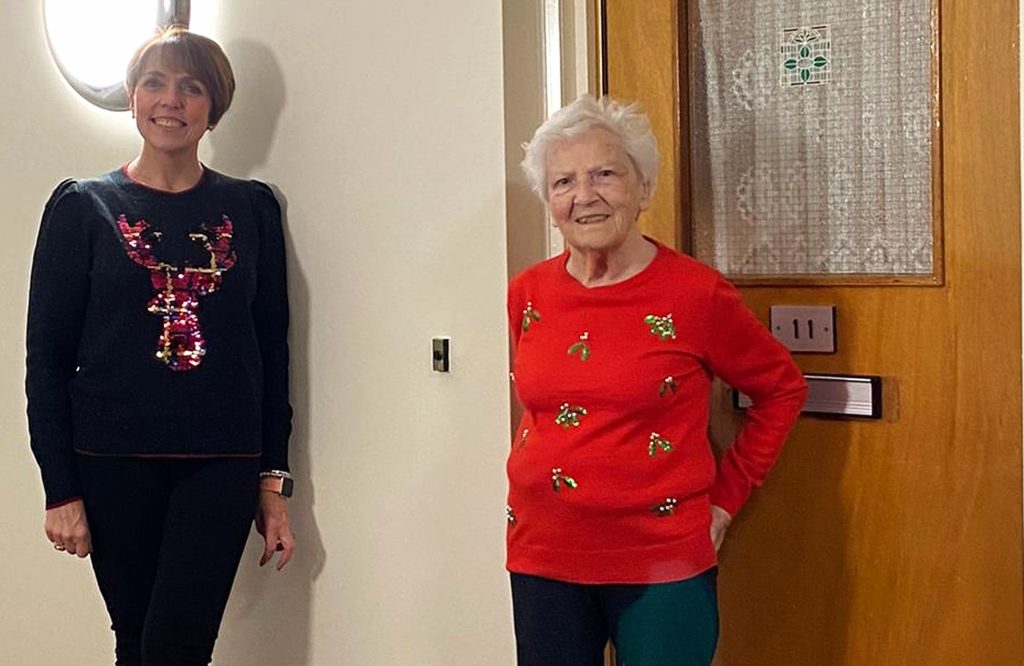 Meal Makers volunteer Nicola Reynolds, left, from Dumfries, and Elizabeth Wickenden, with whom she’s paired.